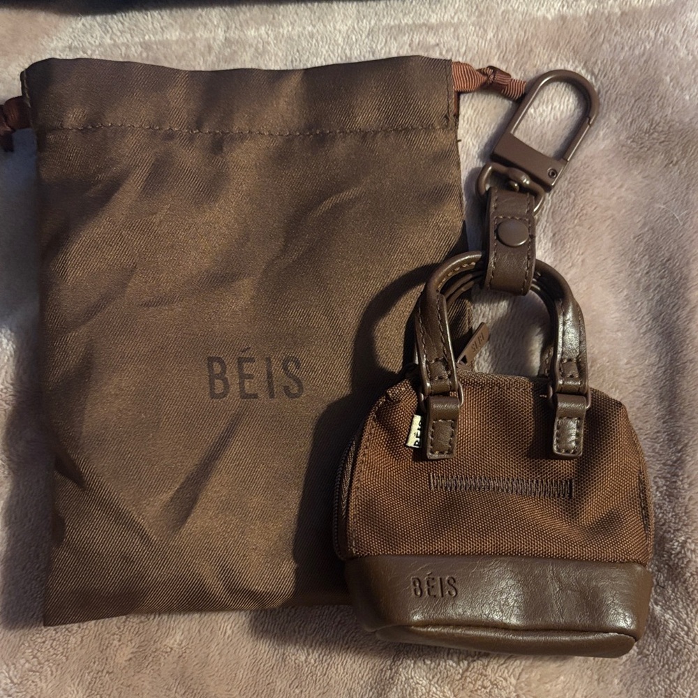 Beis Micro Weekender Charm Maple